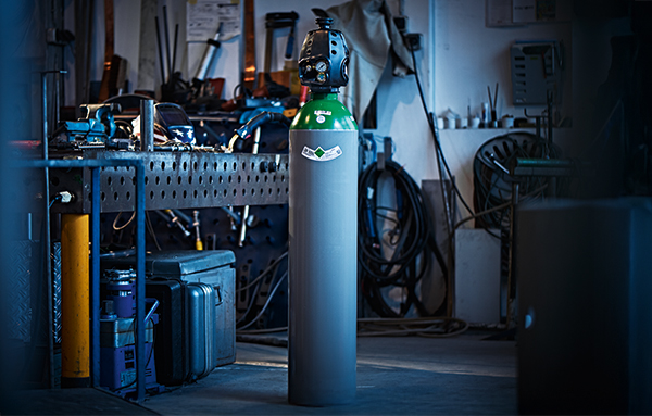 Bouteilles de gaz dans l'atelier
